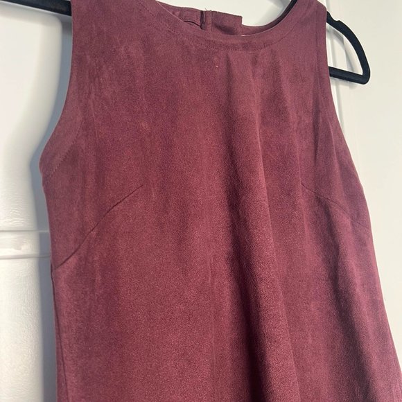 Burgundy Back Zip Tank - Picture 2 of 4